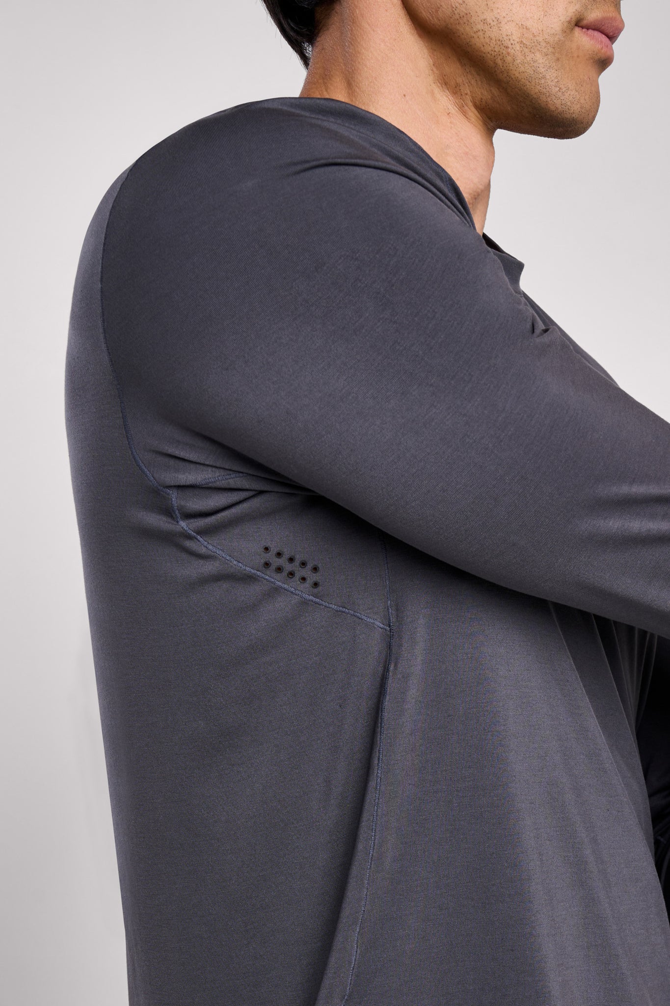 Perry Longsleeve Tech Tee